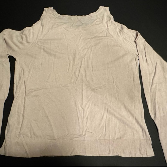 Vince Camuto Women's Light/Pale Pink Cold Shoulder Top - Picture 2 of 4